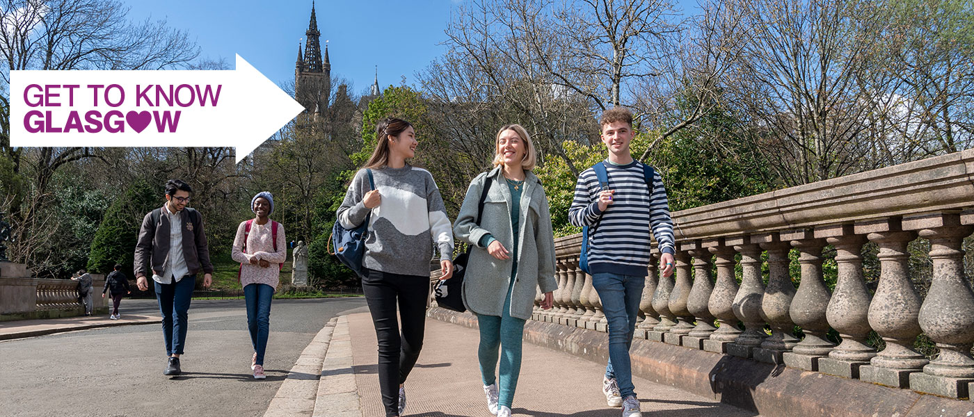 Students walking in Kelvingrove Park