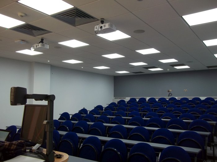 Raked lecture theatre with fixed seating