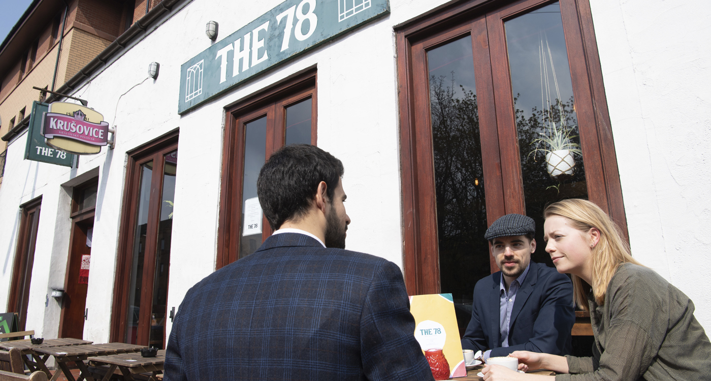 Eli Szydlo and 2 friends outside the 78 bar (photo: University of Glasgow Photographic Unit)