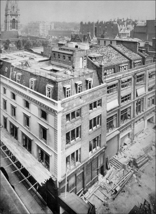 Photograph of the development to provide wider Kensington High Street facilities in Ball Street, 1950.  (GUAS Ref: HF 51/8/1/1/3 photo 19. Copyright reserved.)